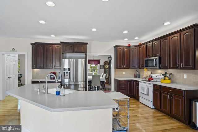 2 COUNTRY SIDE DRIVE, Carlisle, PA 17013