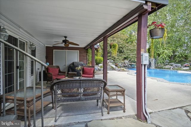 2 COUNTRY SIDE DRIVE, Carlisle, PA 17013