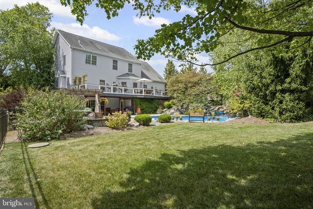 2 COUNTRY SIDE DRIVE, Carlisle, PA 17013