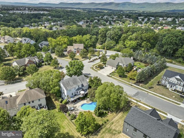 2 COUNTRY SIDE DRIVE, Carlisle, PA 17013