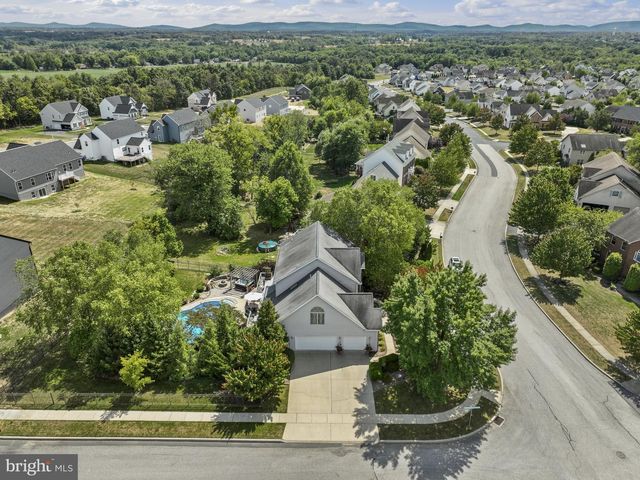 2 COUNTRY SIDE DRIVE, Carlisle, PA 17013