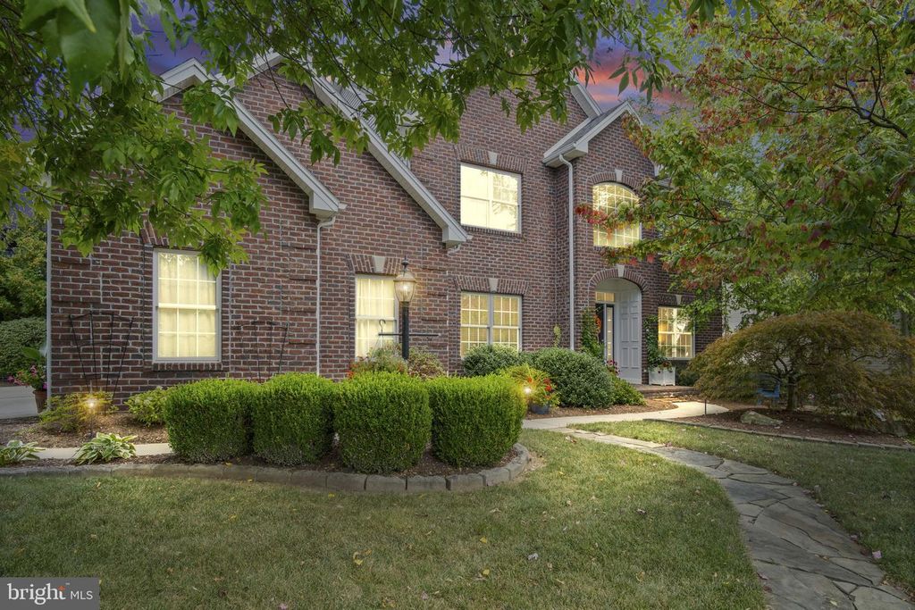 2 COUNTRY SIDE DRIVE, Carlisle, PA 17013