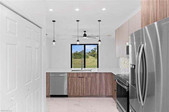 1236 NW 25th PL, Cape Coral, FL 33993