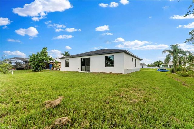 1236 NW 25th PL, Cape Coral, FL 33993
