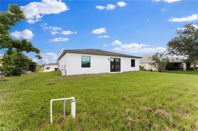 1236 NW 25th PL, Cape Coral, FL 33993