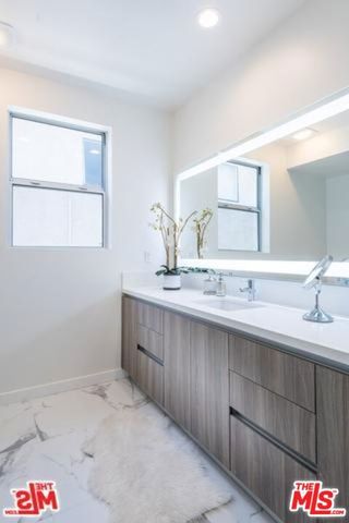 12045 Guerin Street 304, Studio City (los Angeles), CA 91604