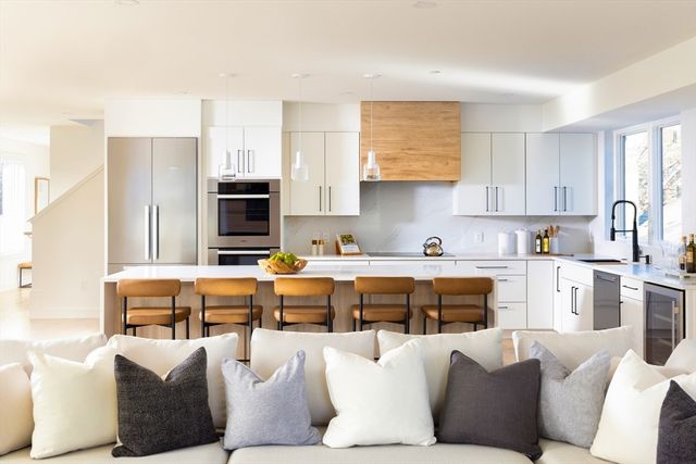 63-65 Green Street PH-3, Brookline, MA 02446