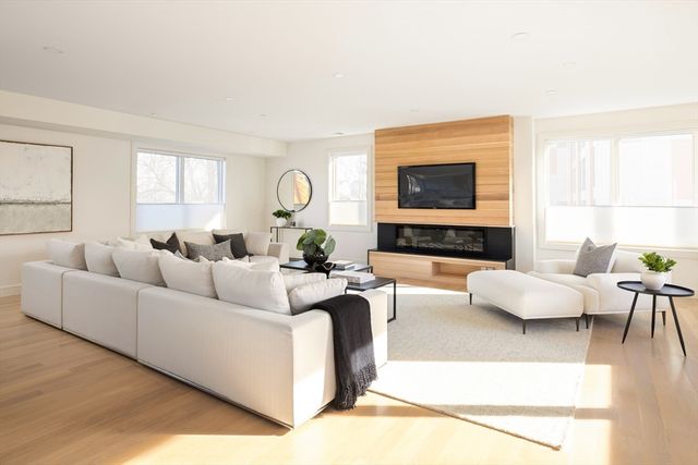 63-65 Green Street PH-3, Brookline, MA 02446