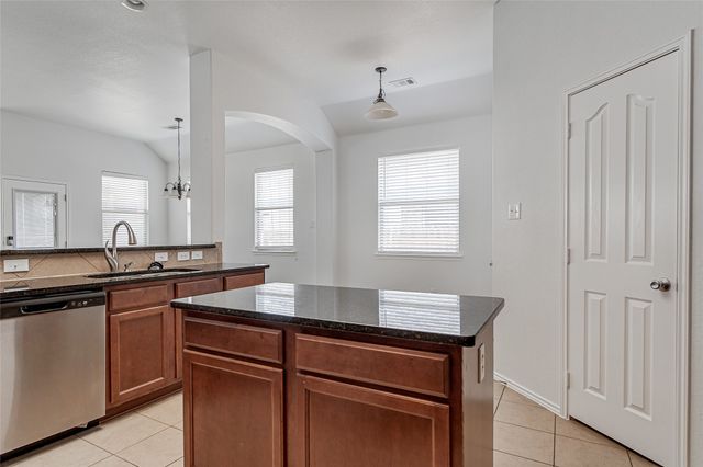 1624 Wickham Drive, Burleson, TX 76028