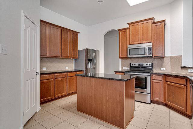 1624 Wickham Drive, Burleson, TX 76028