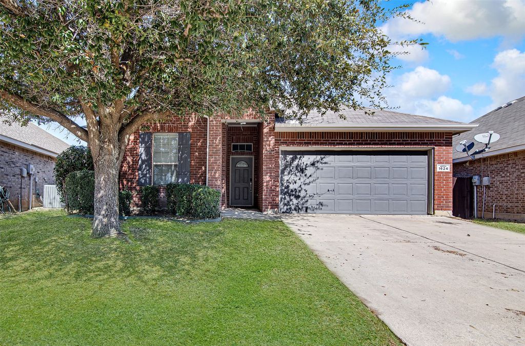 1624 Wickham Drive, Burleson, TX 76028