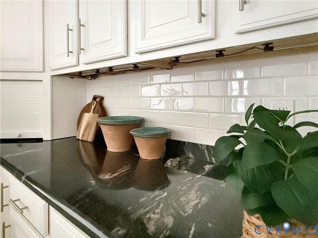 15636 Moss Light Pl, Moseley, VA 23120