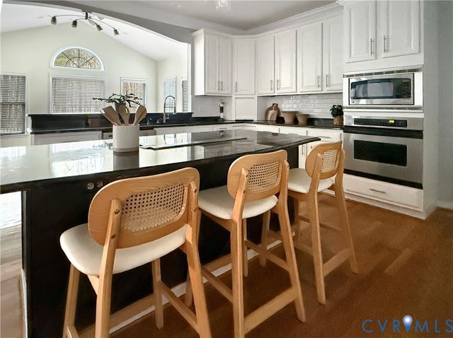 15636 Moss Light Pl, Moseley, VA 23120