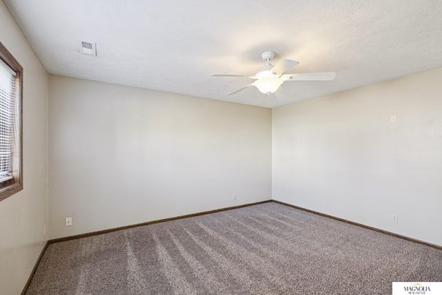 2864 Katelyn Circle, Lincoln, NE 68516
