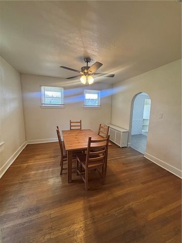 16 Oak St, Manor, PA 15665