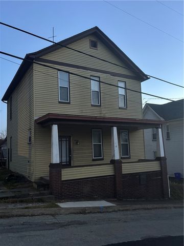 16 Oak St, Manor, PA 15665