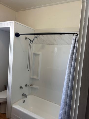 16 Oak St, Manor, PA 15665