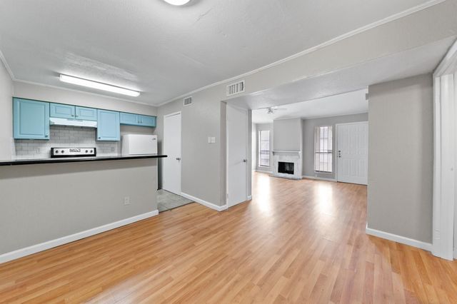 2110 Wilcrest Drive 239, Houston, TX 77042