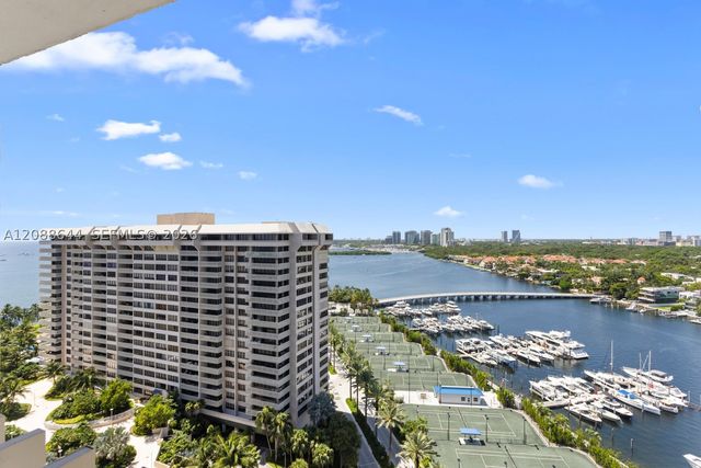 3 Grove Isle Dr CPH08, Miami, FL 33133