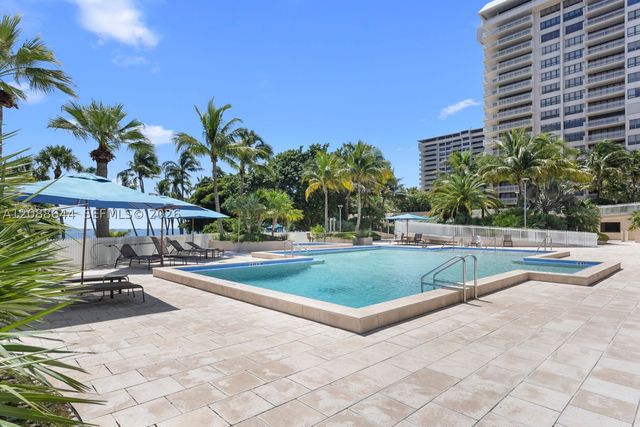 3 Grove Isle Dr CPH08, Miami, FL 33133
