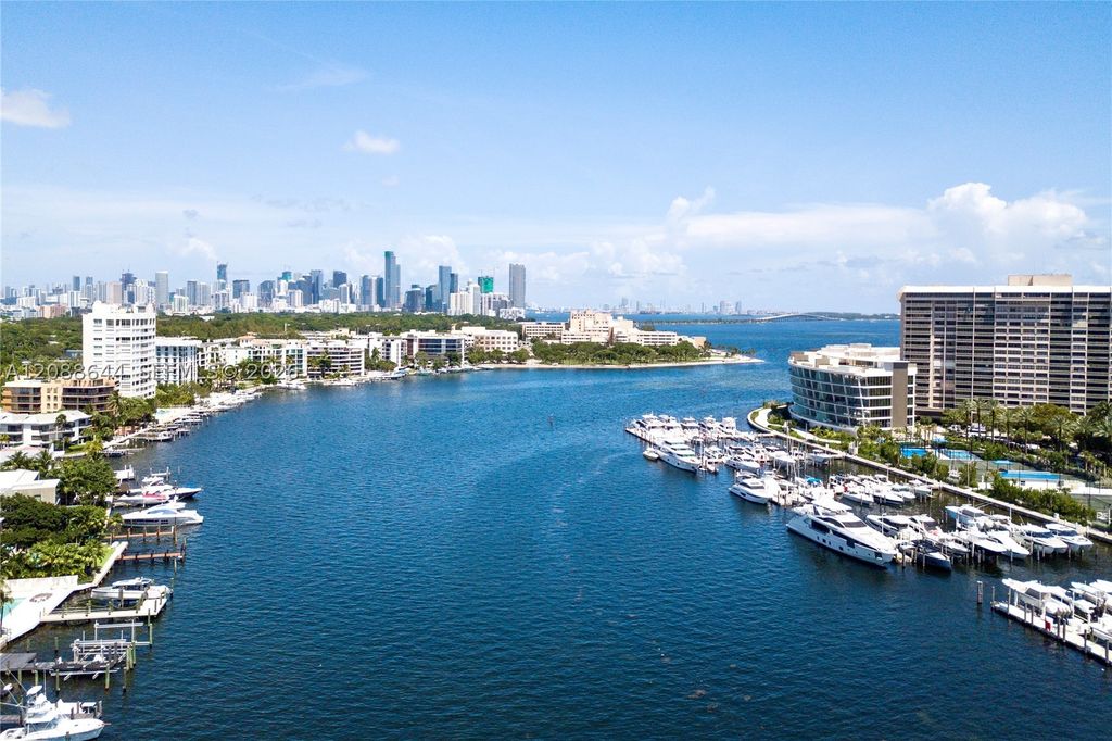 3 Grove Isle Dr CPH08, Miami, FL 33133