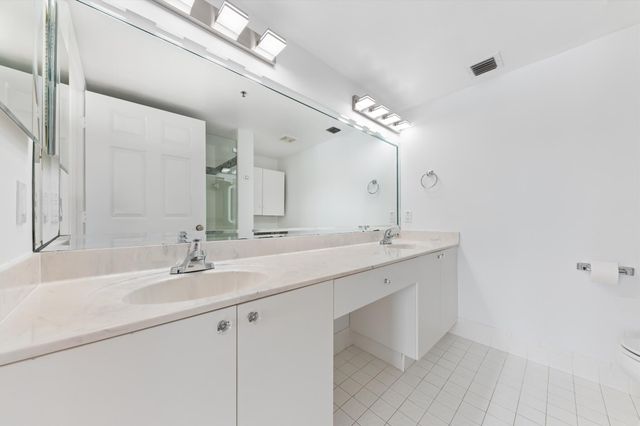 5842 CRYSTAL SHORES Drive 205, Boynton Beach, FL 33437