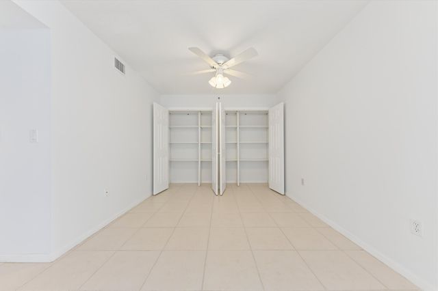 5842 CRYSTAL SHORES Drive 205, Boynton Beach, FL 33437