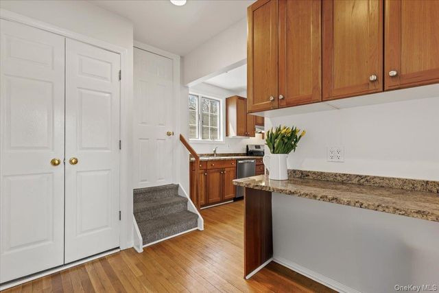 6 Walbrooke Circle, Scarsdale, NY 10583