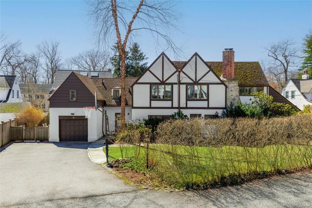 6 Walbrooke Circle, Scarsdale, NY 10583