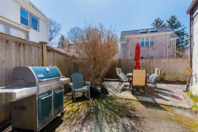 6 Walbrooke Circle, Scarsdale, NY 10583