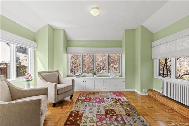 6 Walbrooke Circle, Scarsdale, NY 10583