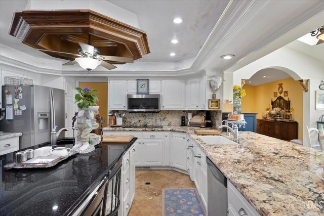 6600 Audene Way, Bakersfield, CA 93308