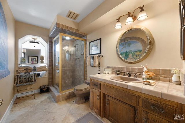 6600 Audene Way, Bakersfield, CA 93308