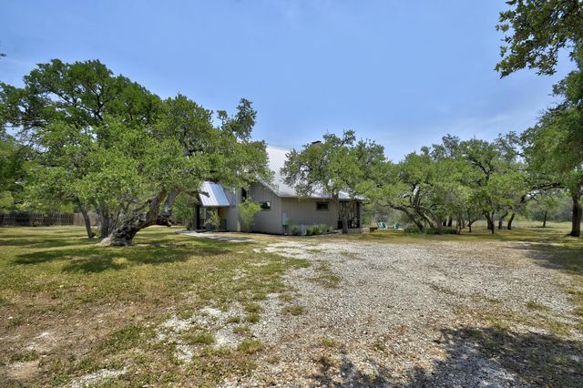 134 Narrows RD, Blanco, TX 78606