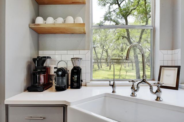 134 Narrows RD, Blanco, TX 78606