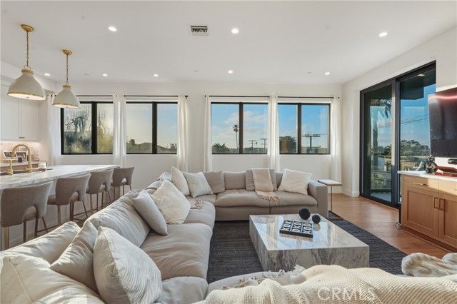 626 Longfellow, Hermosa Beach, CA 90254