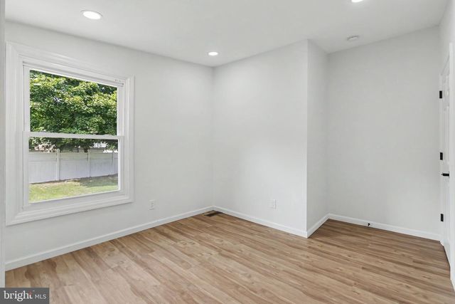 120 BILLINGSPORT RD, Paulsboro, NJ 08066