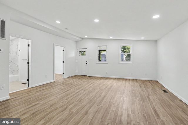 120 BILLINGSPORT RD, Paulsboro, NJ 08066