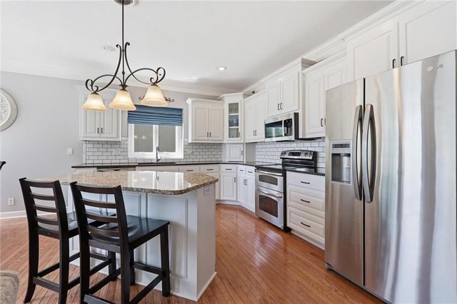 7709 W 145th Street, Overland Park, KS 66223