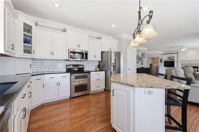 7709 W 145th Street, Overland Park, KS 66223