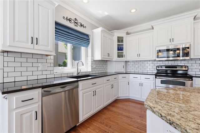 7709 W 145th Street, Overland Park, KS 66223