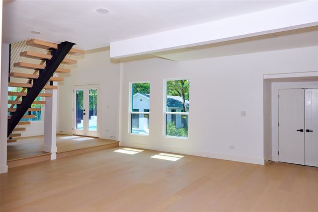 1521 El Campo Drive, Dallas, TX 75218