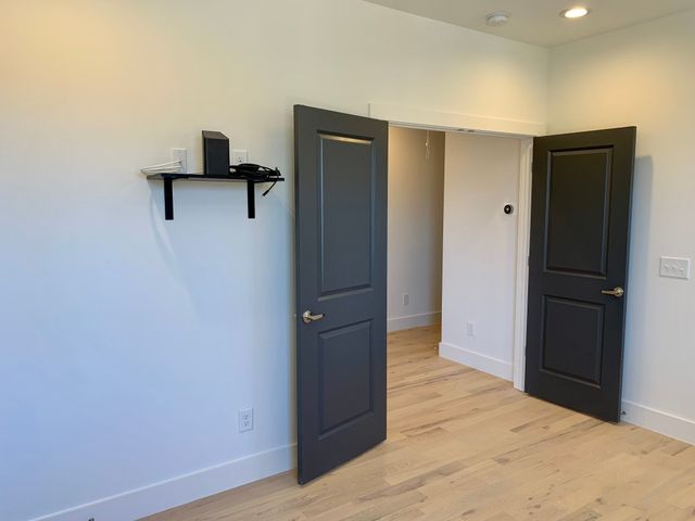 523 Fatherland St B, Nashville, TN 37206