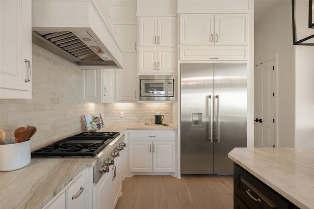 8609 Bellancia DR, Austin, TX 78738