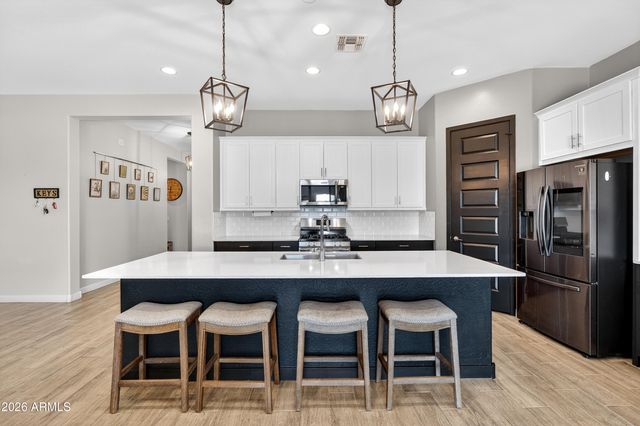 32649 N WOODSIDE Drive, San Tan Valley, AZ 85143