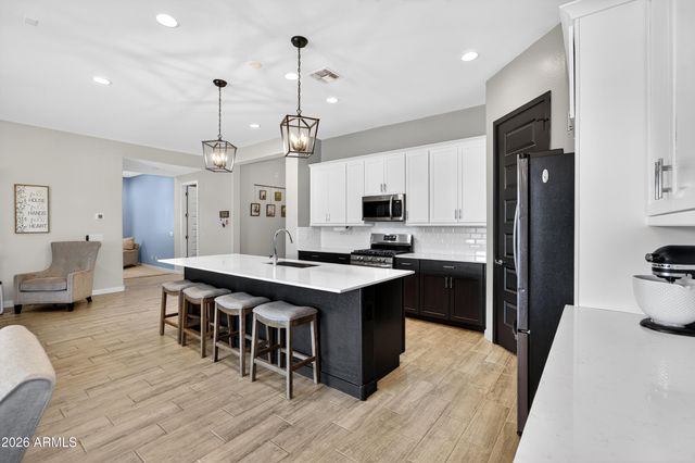 32649 N WOODSIDE Drive, San Tan Valley, AZ 85143