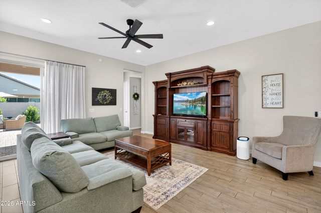 32649 N WOODSIDE Drive, San Tan Valley, AZ 85143