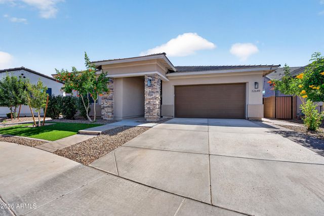 32649 N WOODSIDE Drive, San Tan Valley, AZ 85143