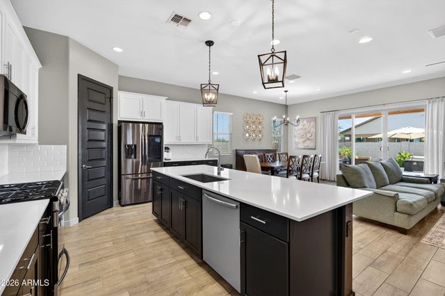 32649 N WOODSIDE Drive, San Tan Valley, AZ 85143