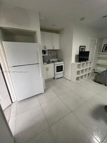 625 S 20th Ave 8, Hollywood, FL 33020